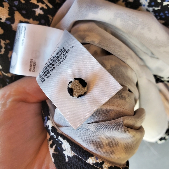 H&M Black White and Blue Animal Print Women's Midi Dress Size 14 NWOT - Picture 4 of 16
